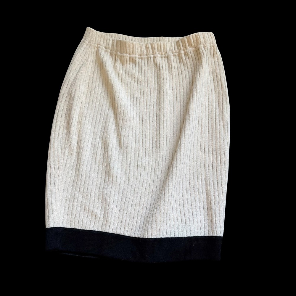 St John Collection‎ Marie Gray Cream Ribbed Knit Skirt Black Hem Size 8 USA